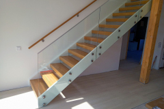 I-mallin (suora)porras vahvennettu tammiaskelma kaiteet ilman tolppia sivukiinnityksellä, puiseen reisipuuhun